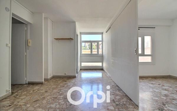 Appartement à vendre    2 pièces • 39 m2 Marseille 6