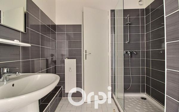 Appartement à vendre    2 pièces • 39 m2 Marseille 6