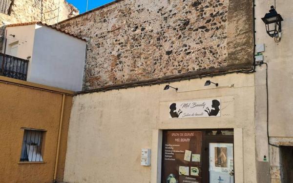 Immeuble à vendre    5 pièces • 101,61 m2 Espira-de-l'Agly