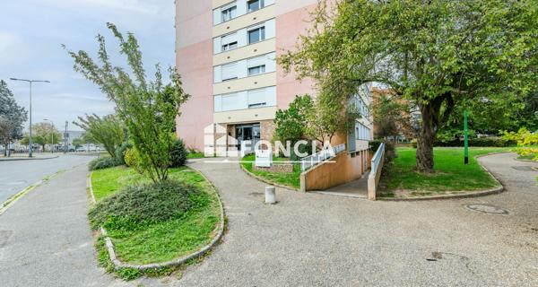 À vendre Appartement 6 pièces 104 m² - Saint-étienne-du-rouvray 76800
