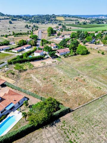 Terrain constructible de 4444m2