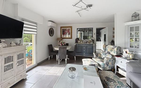 Appartement à vendre    3 pièces • 68,17 m2 Saint-Raphaël