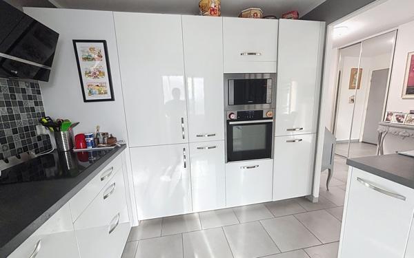 Appartement à vendre    3 pièces • 68,17 m2 Saint-Raphaël