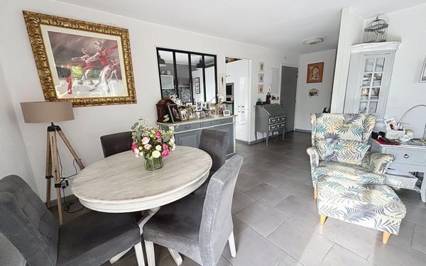 Appartement à vendre    3 pièces • 68,17 m2 Saint-Raphaël