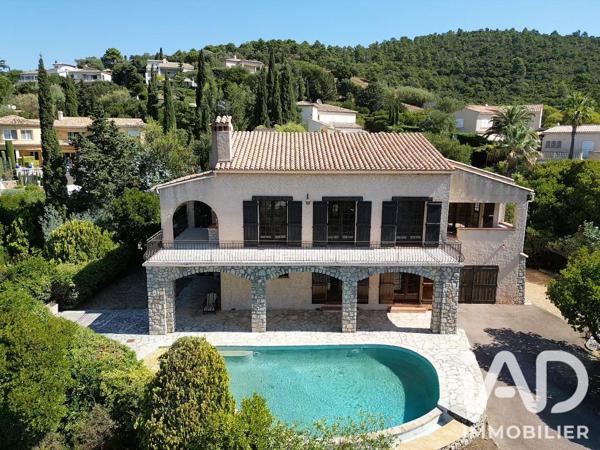 Maison à vendre 6 pièces 195 m² Roquebrune-sur-Argens