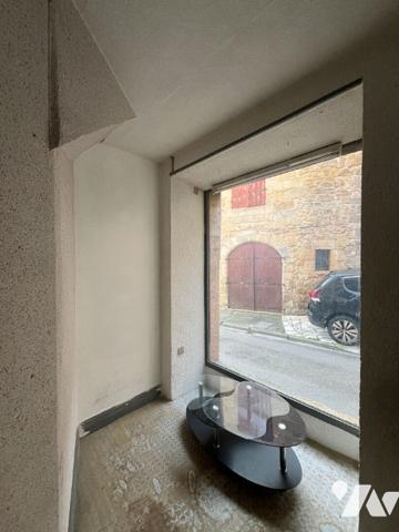 Maison de ville (local + appartement) Lacapelle-Marival