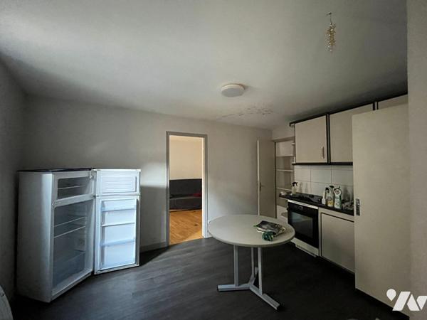 Maison de ville (local + appartement) Lacapelle-Marival