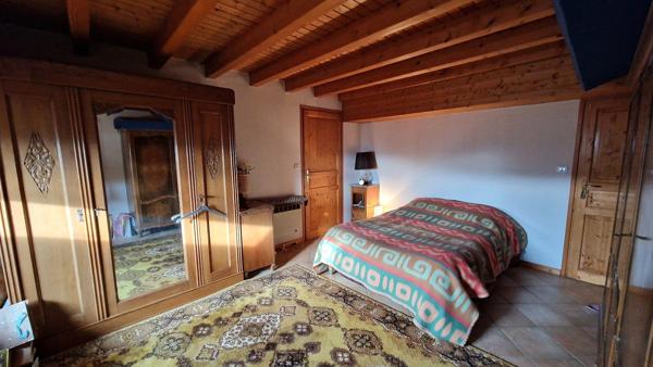Appartement à vendre à BOUROGNE .
