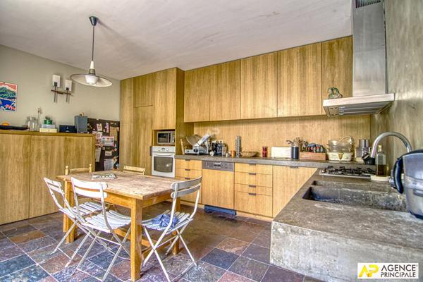 Versailles Saint-Louis Maison 9 pièces 230 m² au sol avec ascenseur, 2 places de parking et jardin €1 790 000 ** - Référence 27634