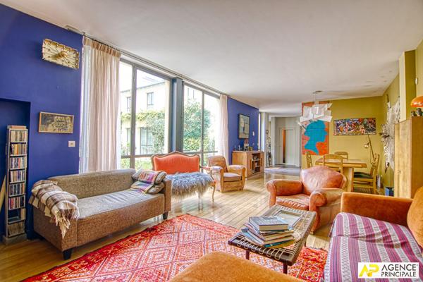 Versailles Saint-Louis Maison 9 pièces 230 m² au sol avec ascenseur, 2 places de parking et jardin €1 790 000 ** - Référence 27634
