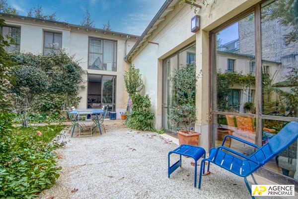 Versailles Saint-Louis Maison 9 pièces 230 m² au sol avec ascenseur, 2 places de parking et jardin €1 790 000 ** - Référence 27634