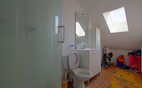 Immeuble à vendre    3 pièces • 108,23 m2 Roye