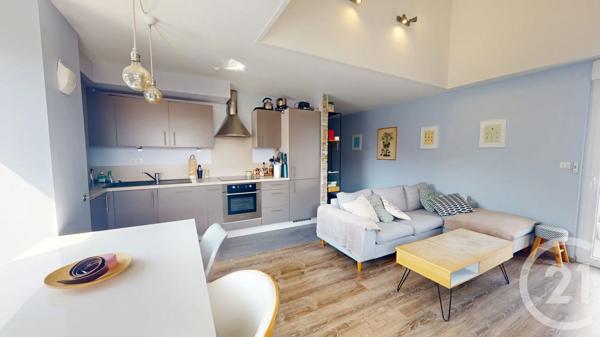 Appartement F3 à vendre  3 pièces - 65 m 2   GRAND COMBE CHATELEU  - 25