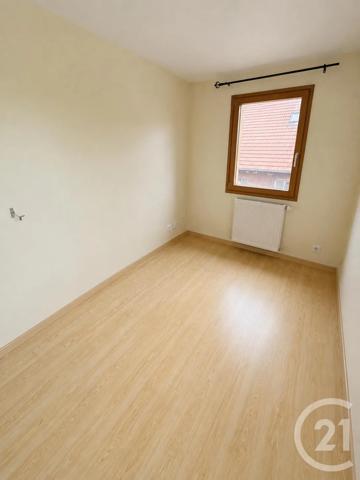 Appartement F3 à vendre  3 pièces - 65 m 2   GRAND COMBE CHATELEU  - 25