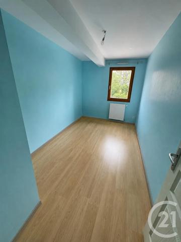 Appartement F3 à vendre  3 pièces - 65 m 2   GRAND COMBE CHATELEU  - 25