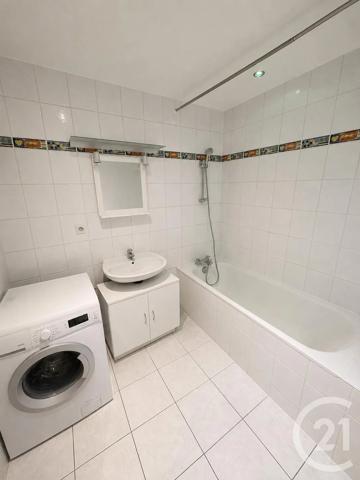 Appartement F3 à vendre  3 pièces - 65 m 2   GRAND COMBE CHATELEU  - 25