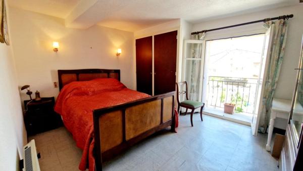 Grande maison de village 136m² 5 chambres avec garage attenant.