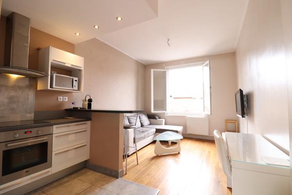 Lyon (69008) LYON 8 MERMOZ T2 entièrement équipé dans rue calme à 200m du tram/métro