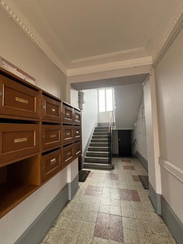 Lyon (69008) LYON 8 MERMOZ T2 entièrement équipé dans rue calme à 200m du tram/métro