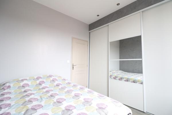 Lyon (69008) LYON 8 MERMOZ T2 entièrement équipé dans rue calme à 200m du tram/métro