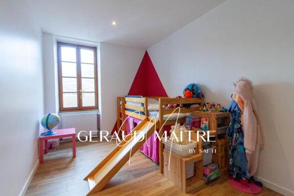 Maison de caractère dans un village connecté