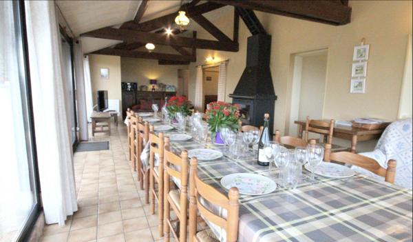 Saint-Julien-le-Faucon (14140) PROPRIETE de 14 pièces avec terrain, piscine et VUE REMARQUABLE