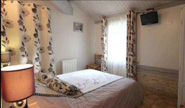 Saint-Julien-le-Faucon (14140) PROPRIETE de 14 pièces avec terrain, piscine et VUE REMARQUABLE