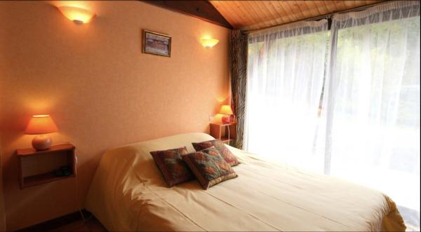 Saint-Julien-le-Faucon (14140) PROPRIETE de 14 pièces avec terrain, piscine et VUE REMARQUABLE