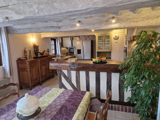 Saint-Julien-le-Faucon (14140) PROPRIETE de 14 pièces avec terrain, piscine et VUE REMARQUABLE