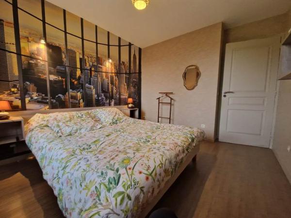 Saint-Julien-le-Faucon (14140) PROPRIETE de 14 pièces avec terrain, piscine et VUE REMARQUABLE