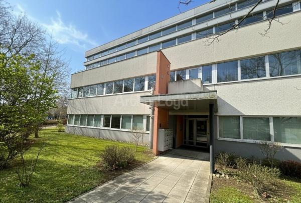 BUREAUX à VENDRE de 1175.98 m²