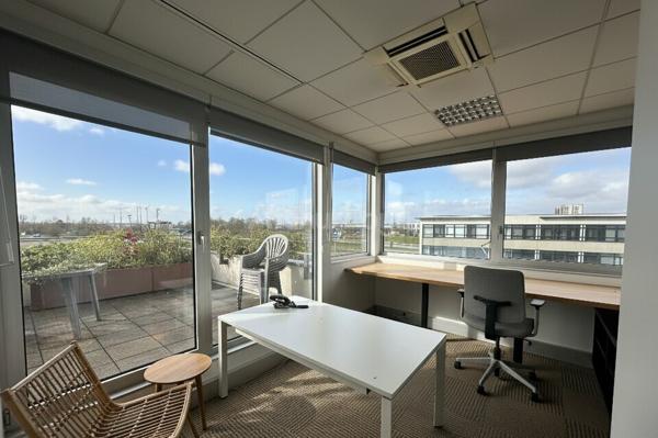 BUREAUX à VENDRE de 1175.98 m²