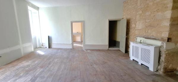 Appartement à rénover, 3 pièces, 78 m2 MONTIGNAC-LASCAUX (24)