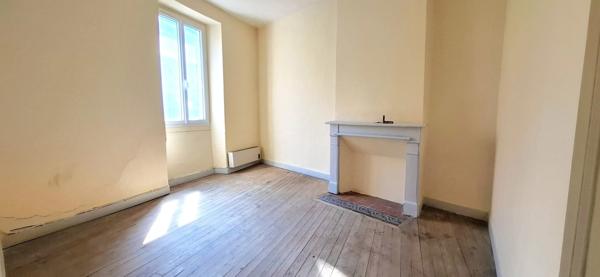Appartement à rénover, 3 pièces, 78 m2 MONTIGNAC-LASCAUX (24)
