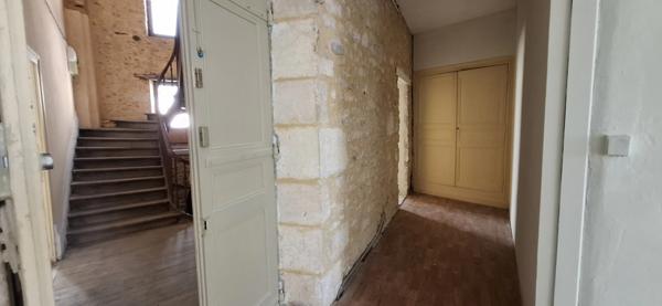 Appartement à rénover, 3 pièces, 78 m2 MONTIGNAC-LASCAUX (24)