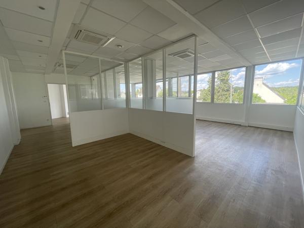 164 m2 de Bureaux à louer - Chaumontel proche gare