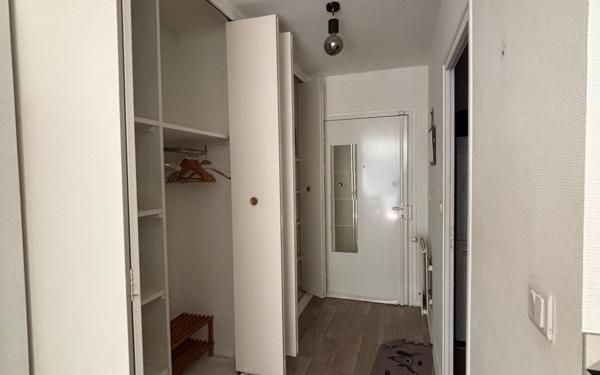 Appartement à louer    1 pièce •  Saint-Genis-Pouilly