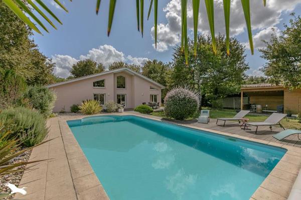 Maison à vendre 675 000 € Saint-Jean-d'Illac 7 p 178 m² DPE C