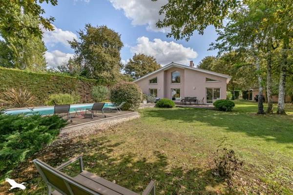 Maison à vendre 675 000 € Saint-Jean-d'Illac 7 p 178 m² DPE C