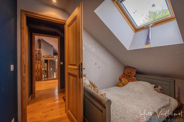 AIX-LES-BAINS (73100) : Appartement T4 en duplex d'environ 100m2 au sol