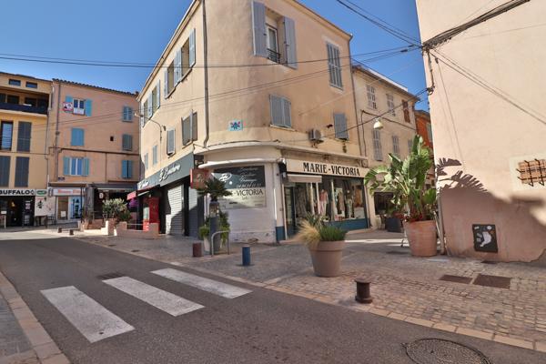 Fonds de Commerce - Prêt à Porter - Grande visibilité