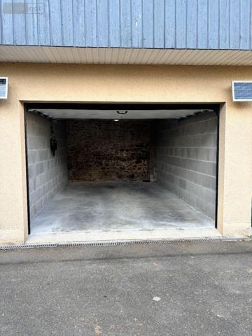 Garage fermé à louer à Fougères en Ille-et-Vilaine (35300), ref : 35034-19