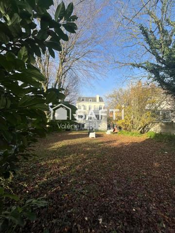 L’élégance d’une Maison de Maître au cœur d’un parc verdoyant
