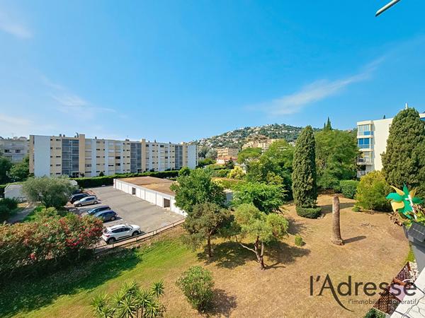 SUPERBE 4 pcs Entièrement Rénové à Mandelieu avec Garages