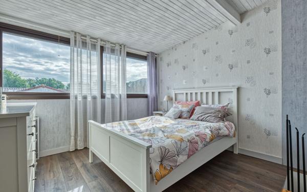 Maison à vendre    2 pièces •  Pessac