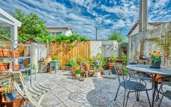 Maison à vendre    2 pièces •  Pessac