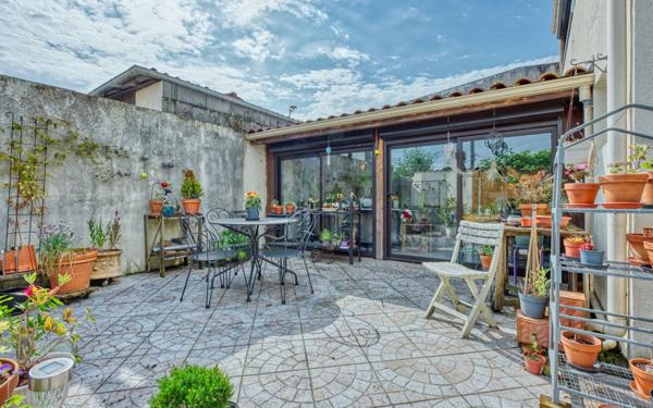 Maison à vendre    2 pièces •  Pessac
