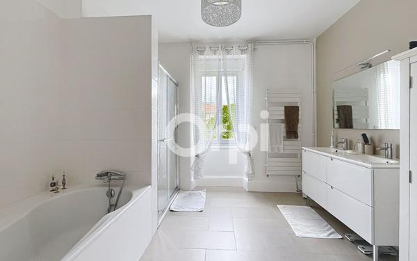 Maison à vendre    6 pièces •  Périgueux