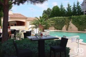 Hôtel-restaurant à vendre 1 750 m² Saint-Andiol