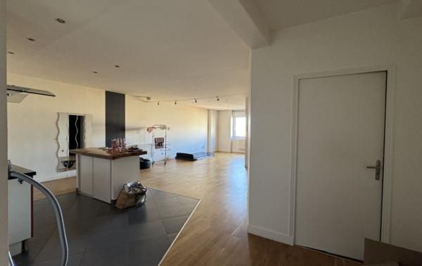 Vente Appartement P4 Vue sur la chaîne des puys rénové(e) Thiers   